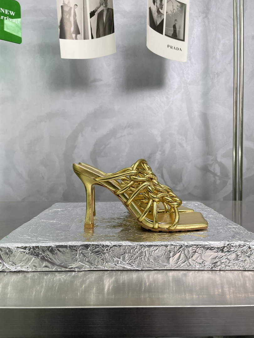 BV 716242 Bottega Veneta Stretch Twist Mule BV5790