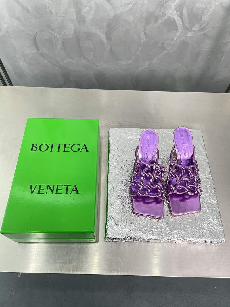 BV 716242 Bottega Veneta Stretch Twist Mule BV5791