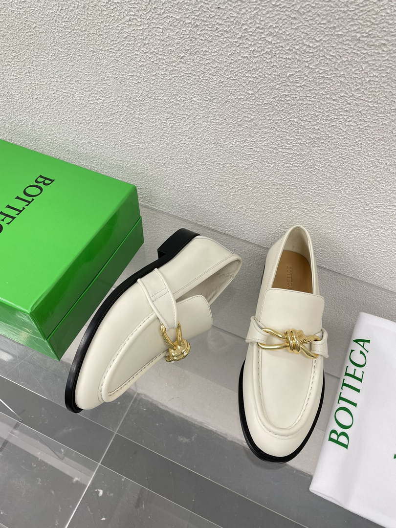 BV 796697V4R301000 Bottega Veneta Astaire Loafer BV5850