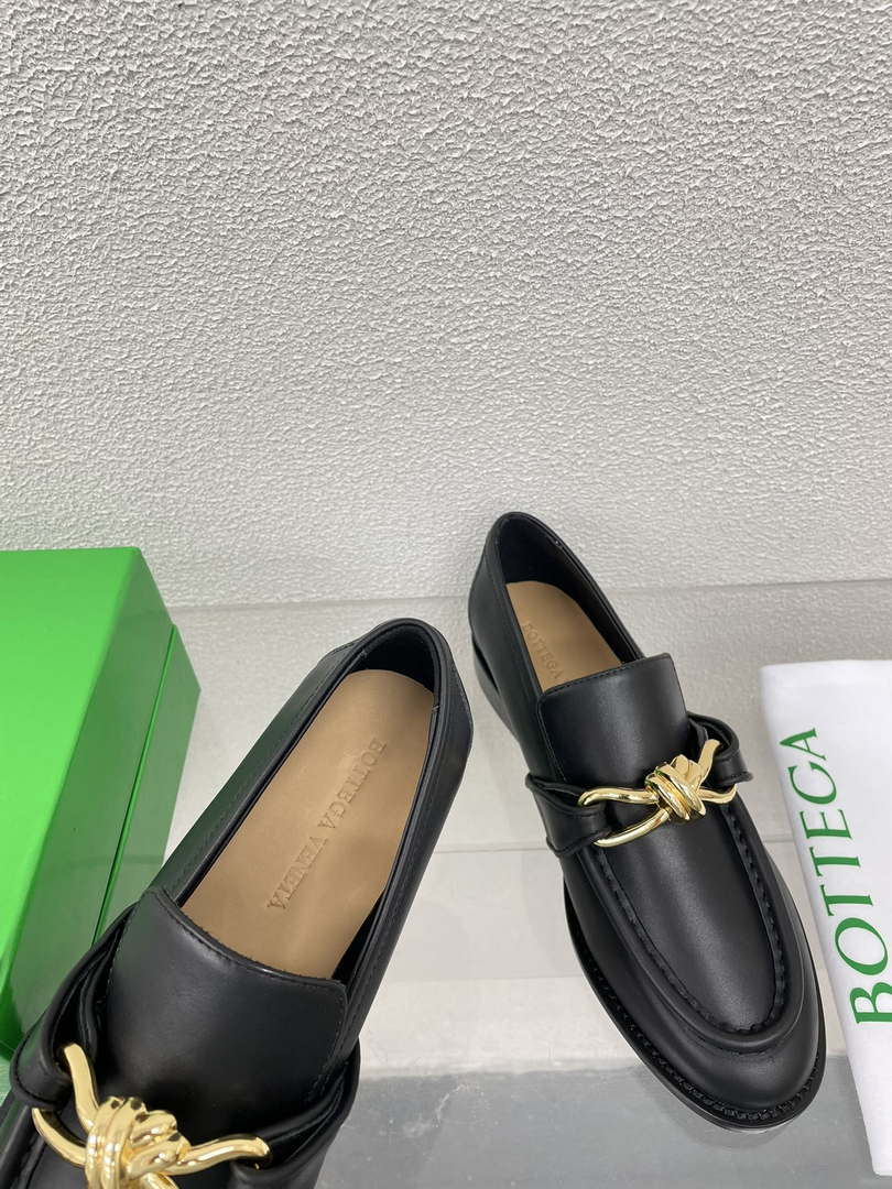 BV 796697V4R301000 Bottega Veneta Astaire Loafer BV5852