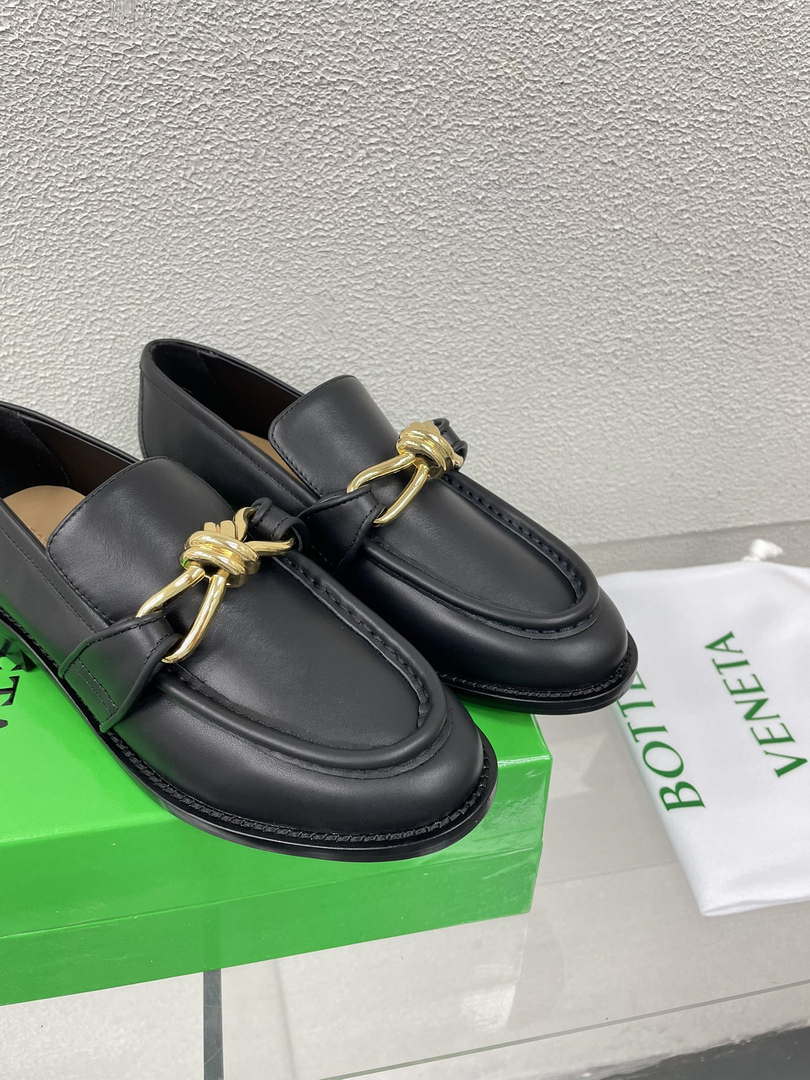 BV 796697V4R301000 Bottega Veneta Astaire Loafer BV5852