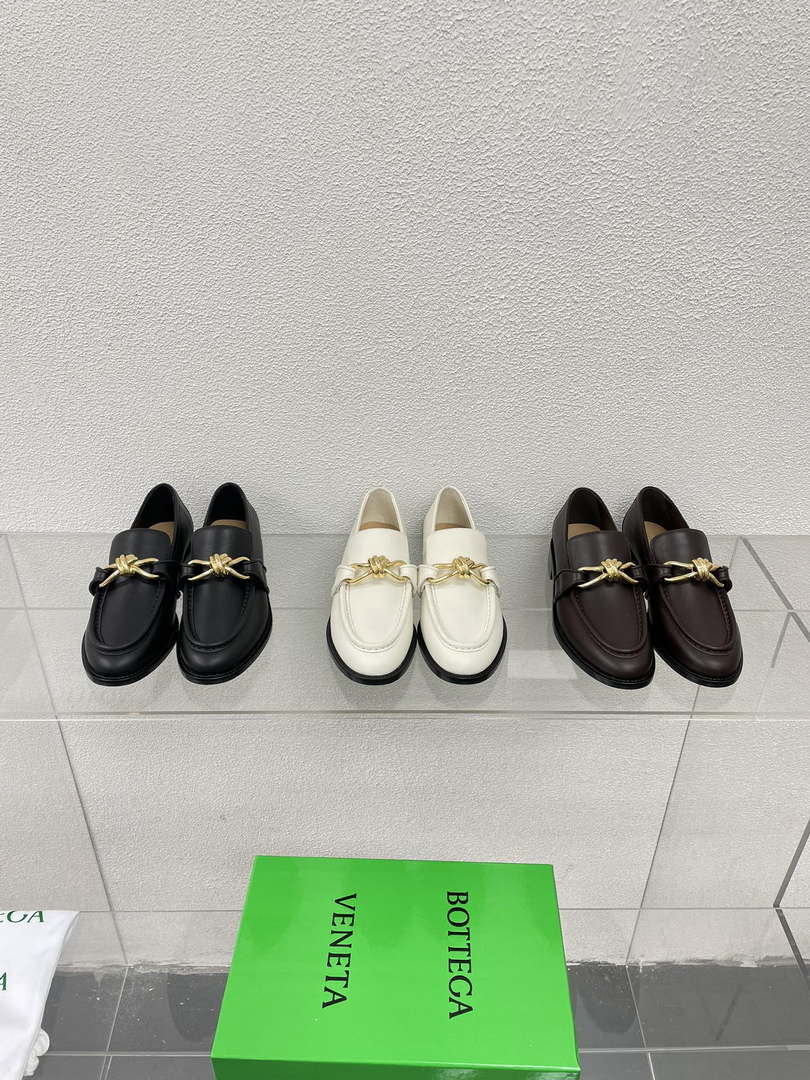 BV 796697V4R301000 Bottega Veneta Astaire Loafer BV5852