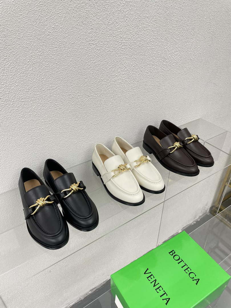 BV 796697V4R301000 Bottega Veneta Astaire Loafer BV5852