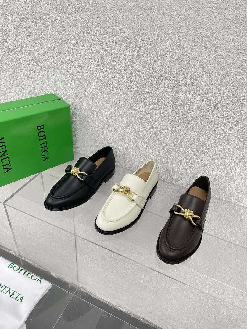 BV 796697V4R301000 Bottega Veneta Astaire Loafer BV5852