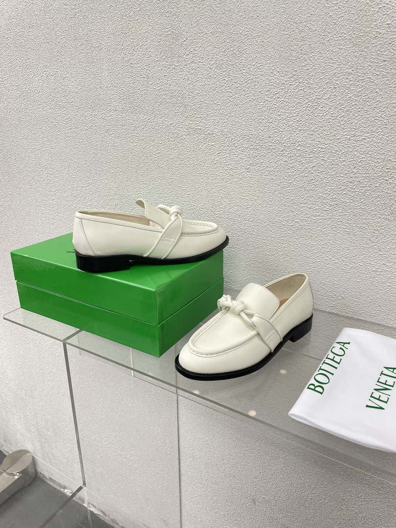 BV 796697V4R301000 Bottega Veneta Astaire Loafer BV5853