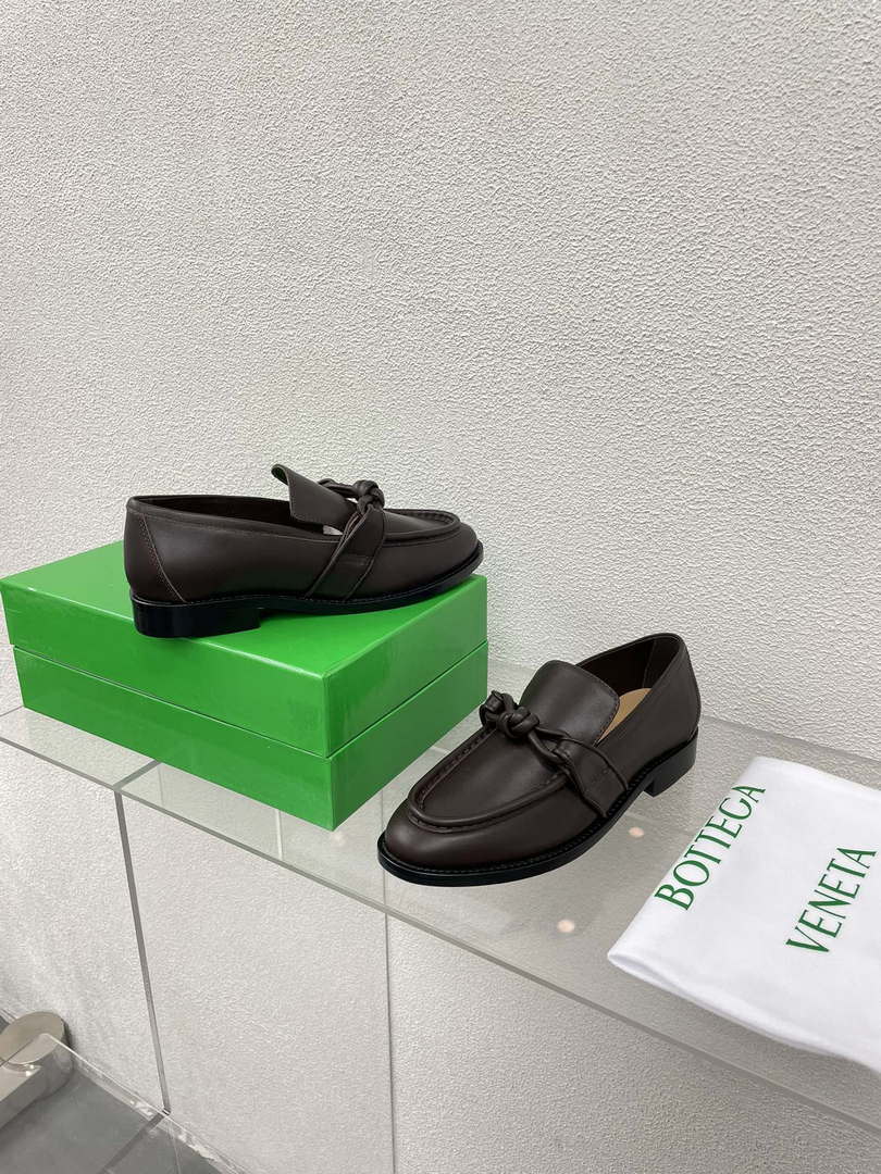 BV 796697V4R301000 Bottega Veneta Astaire Loafer BV5854