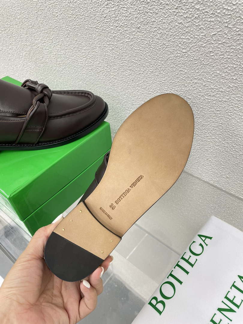 BV 796697V4R301000 Bottega Veneta Astaire Loafer BV5854