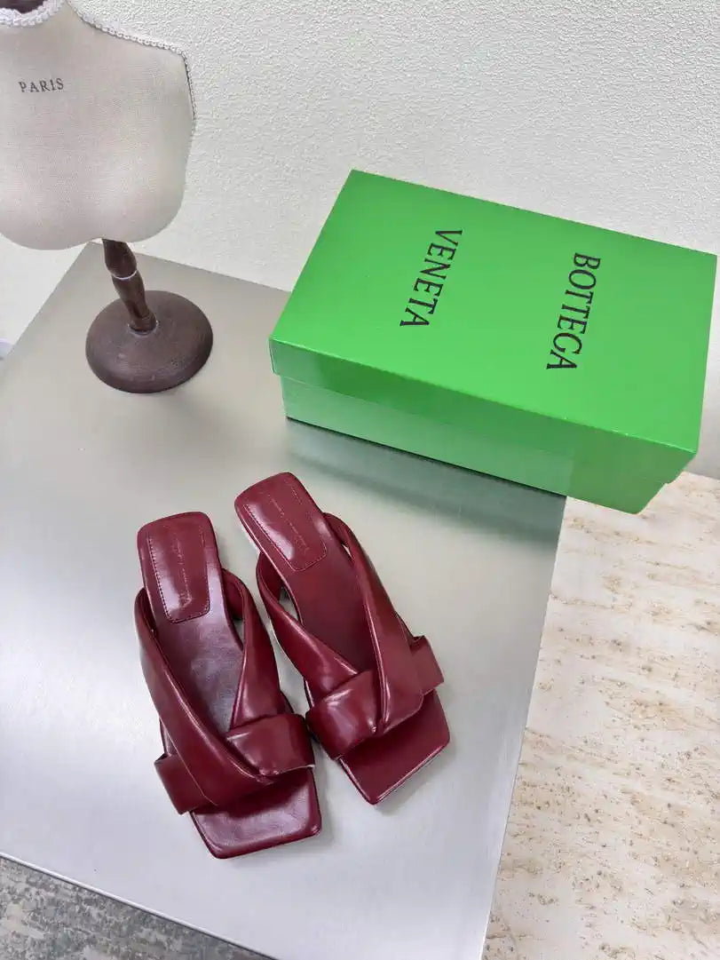 BV 837897 Bottega Veneta Riva Flat Mule Shoes BV5810