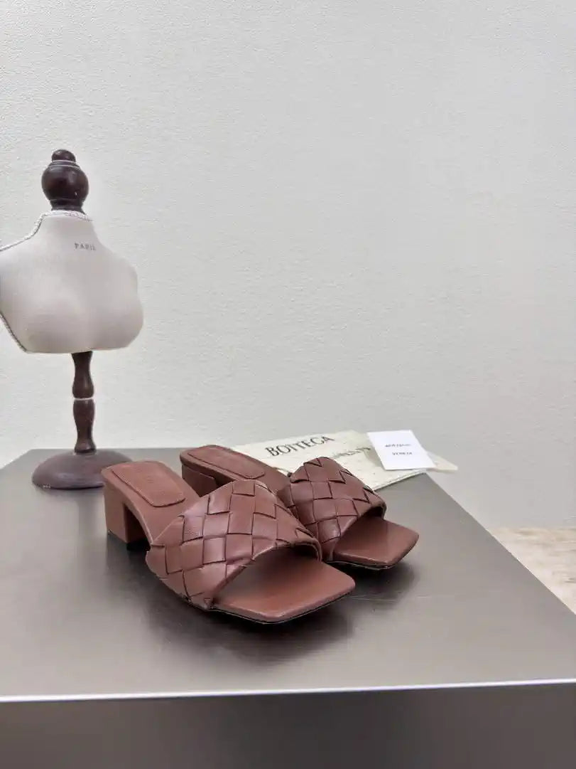 BV 838098V2ED01000 Bottega Veneta Parco Mule Shoes BV5821