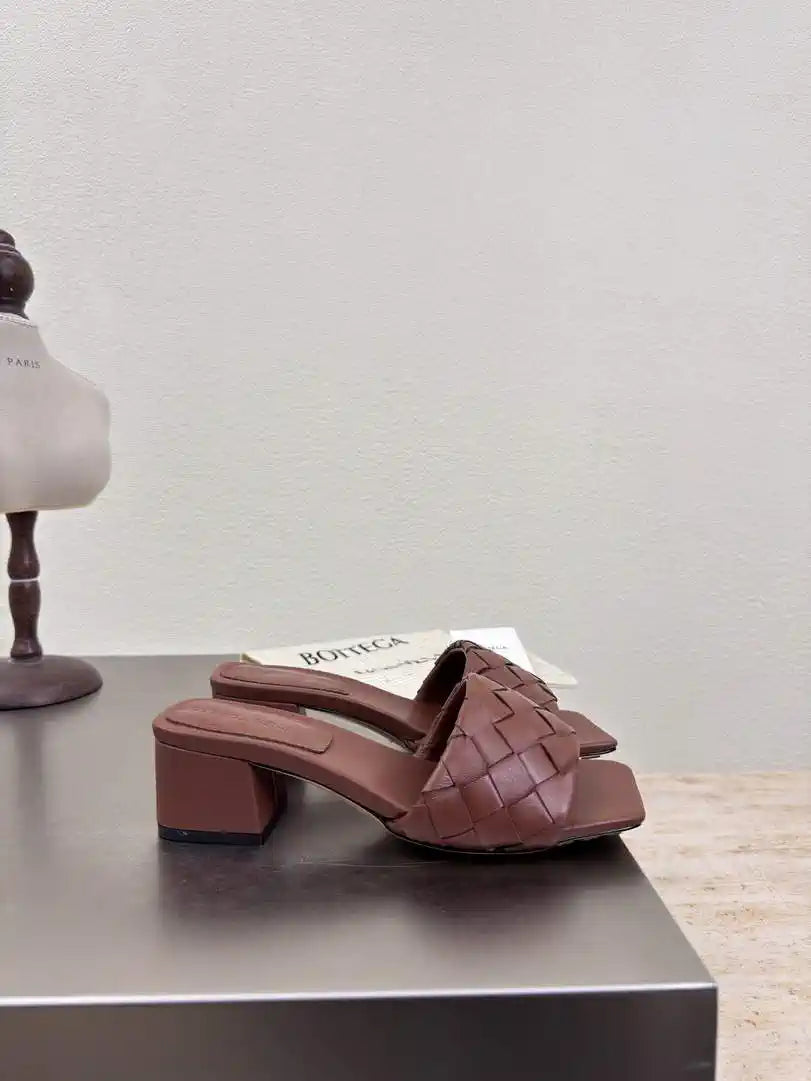 BV 838098V2ED01000 Bottega Veneta Parco Mule Shoes BV5821