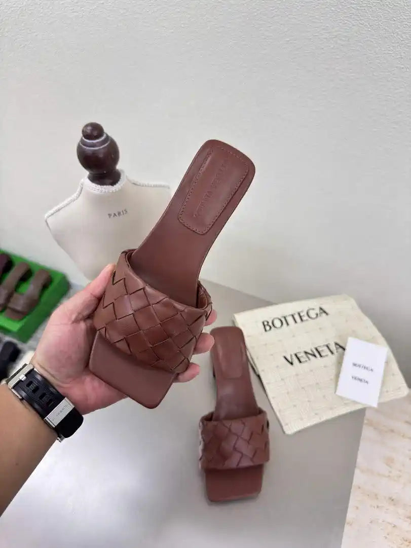 BV 838098V2ED01000 Bottega Veneta Parco Mule Shoes BV5821