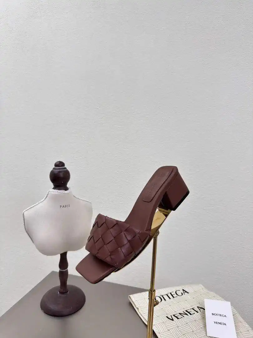 BV 838098V2ED01000 Bottega Veneta Parco Mule Shoes BV5821