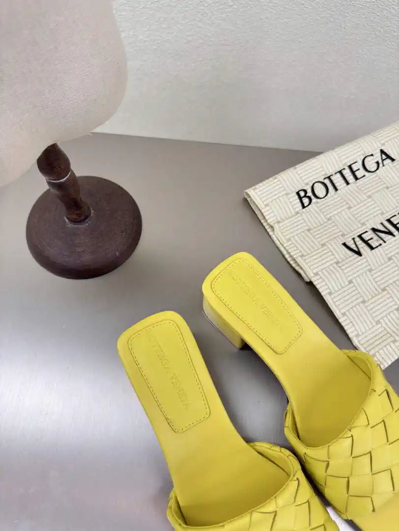 BV 838098V2ED01000 Bottega Veneta Parco Mule Shoes BV5822