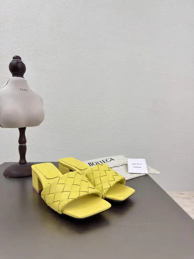 BV 838098V2ED01000 Bottega Veneta Parco Mule Shoes BV5822