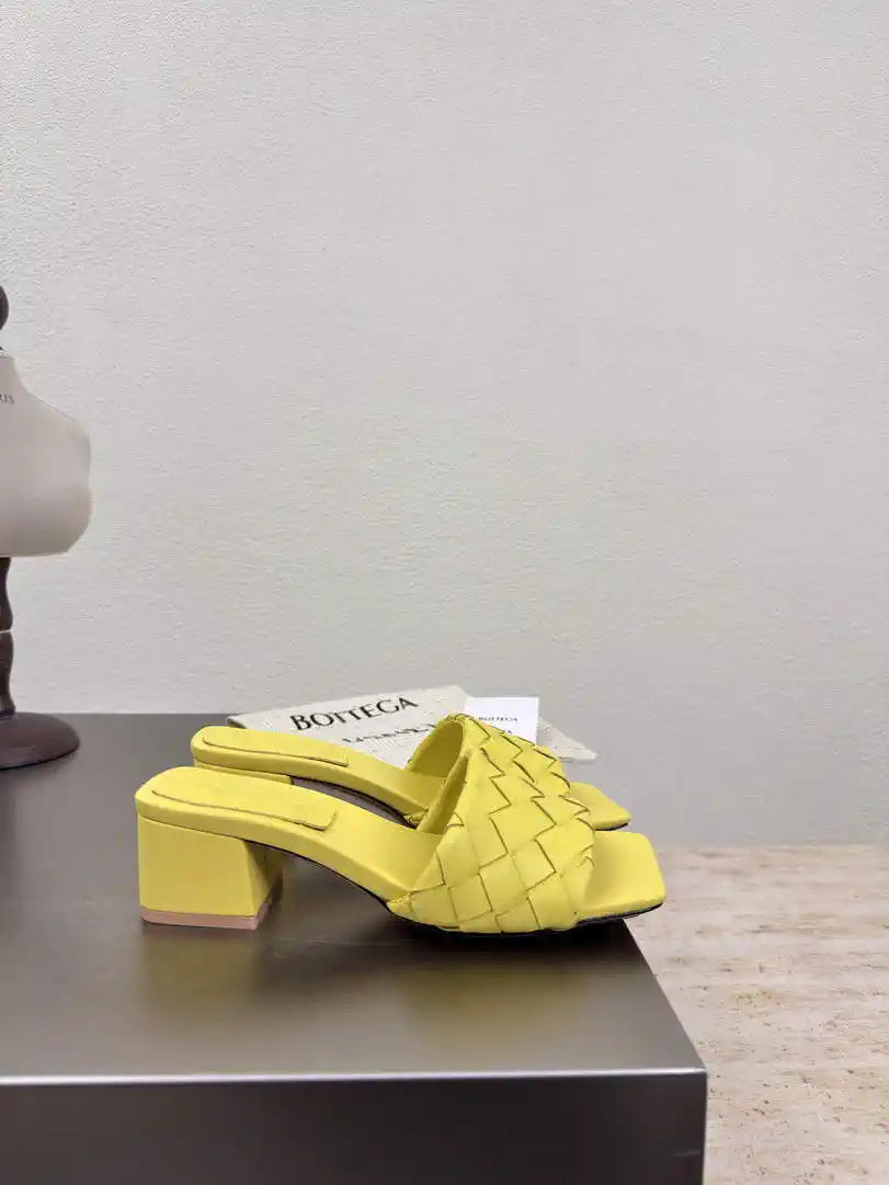 BV 838098V2ED01000 Bottega Veneta Parco Mule Shoes BV5822