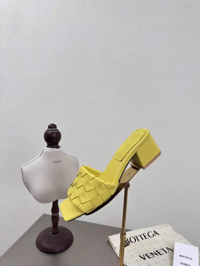 BV 838098V2ED01000 Bottega Veneta Parco Mule Shoes BV5822
