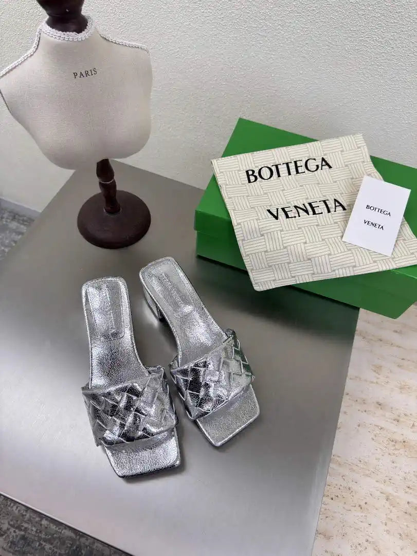 BV 838098V2ED01000 Bottega Veneta Parco Mule Shoes BV5812