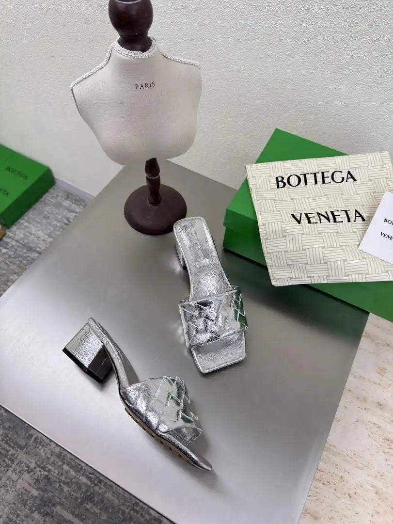 BV 838098V2ED01000 Bottega Veneta Parco Mule Shoes BV5812