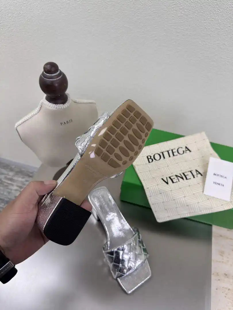 BV 838098V2ED01000 Bottega Veneta Parco Mule Shoes BV5812