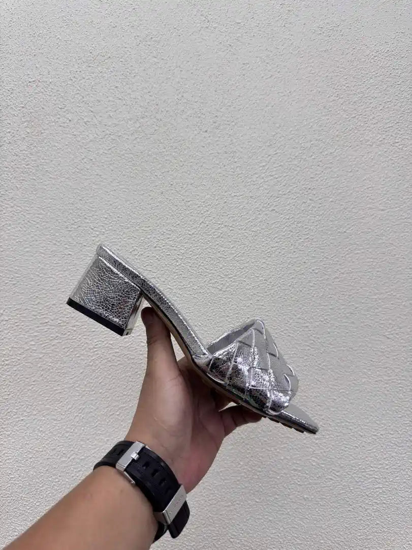 BV 838098V2ED01000 Bottega Veneta Parco Mule Shoes BV5812
