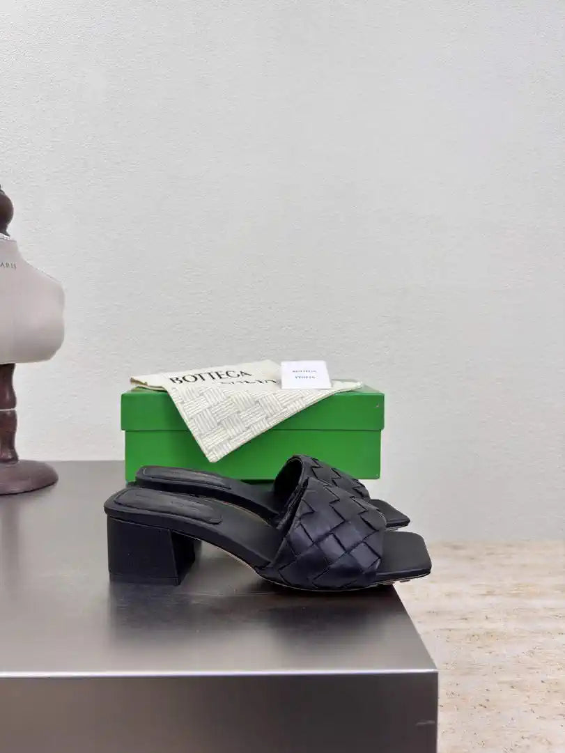 BV 838098V2ED01000 Bottega Veneta Parco Mule Shoes BV5813