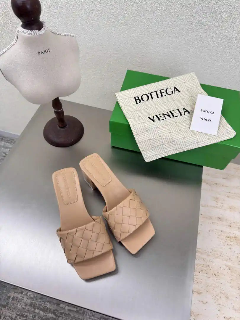 BV 838098V2ED01000 Bottega Veneta Parco Mule Shoes BV5815