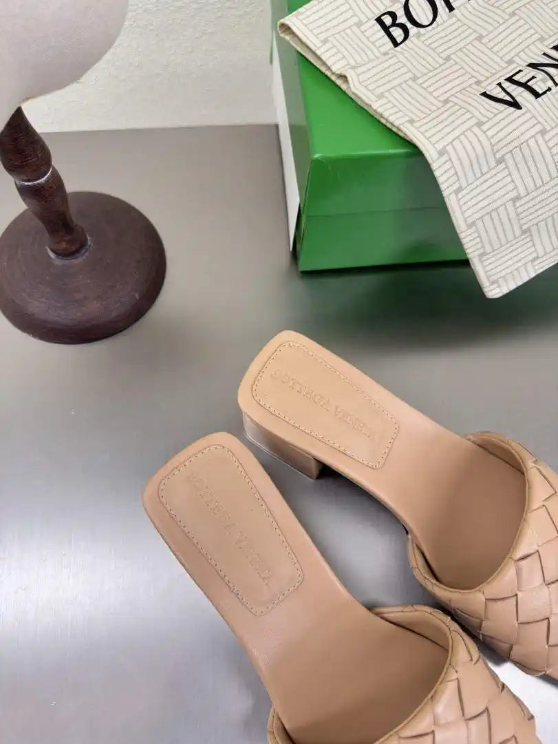 BV 838098V2ED01000 Bottega Veneta Parco Mule Shoes BV5815