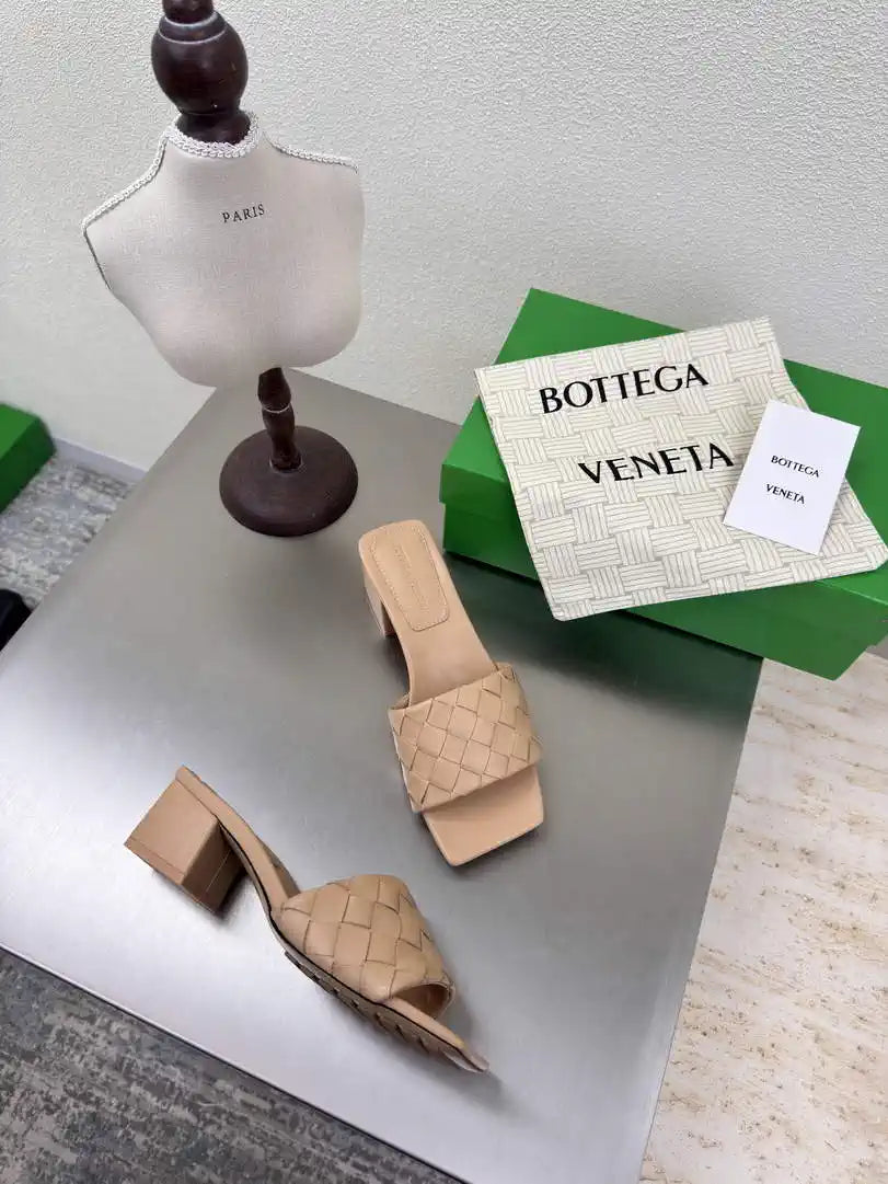 BV 838098V2ED01000 Bottega Veneta Parco Mule Shoes BV5815