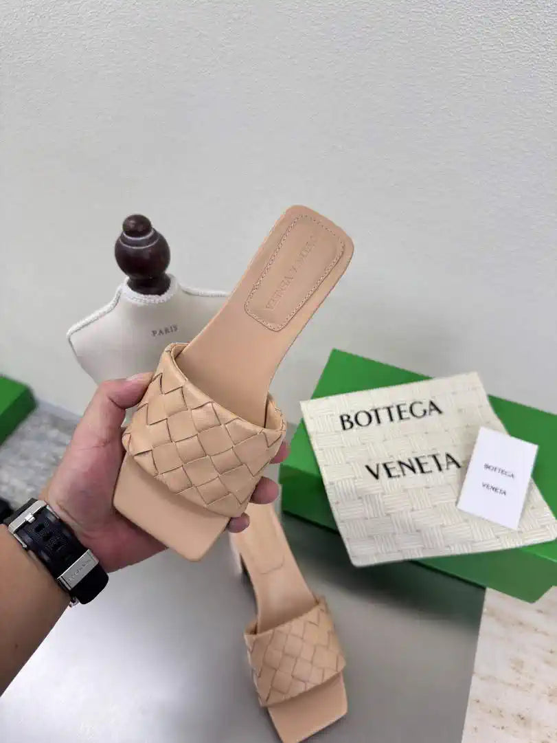 BV 838098V2ED01000 Bottega Veneta Parco Mule Shoes BV5815