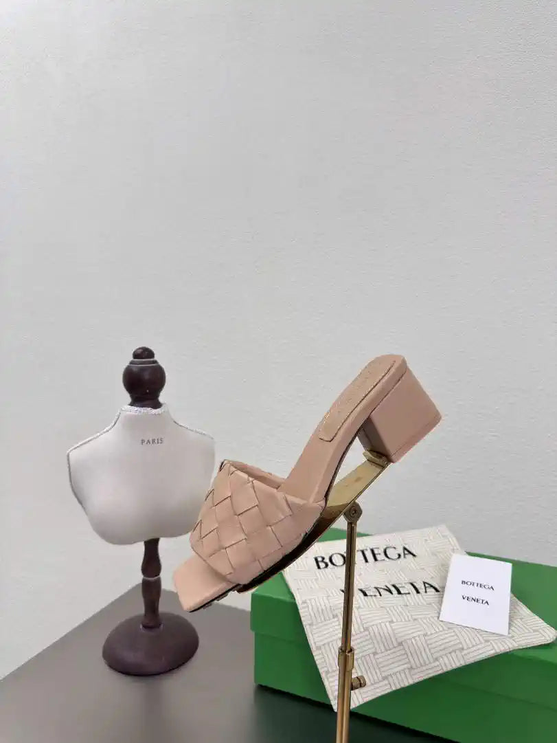 BV 838098V2ED01000 Bottega Veneta Parco Mule Shoes BV5815