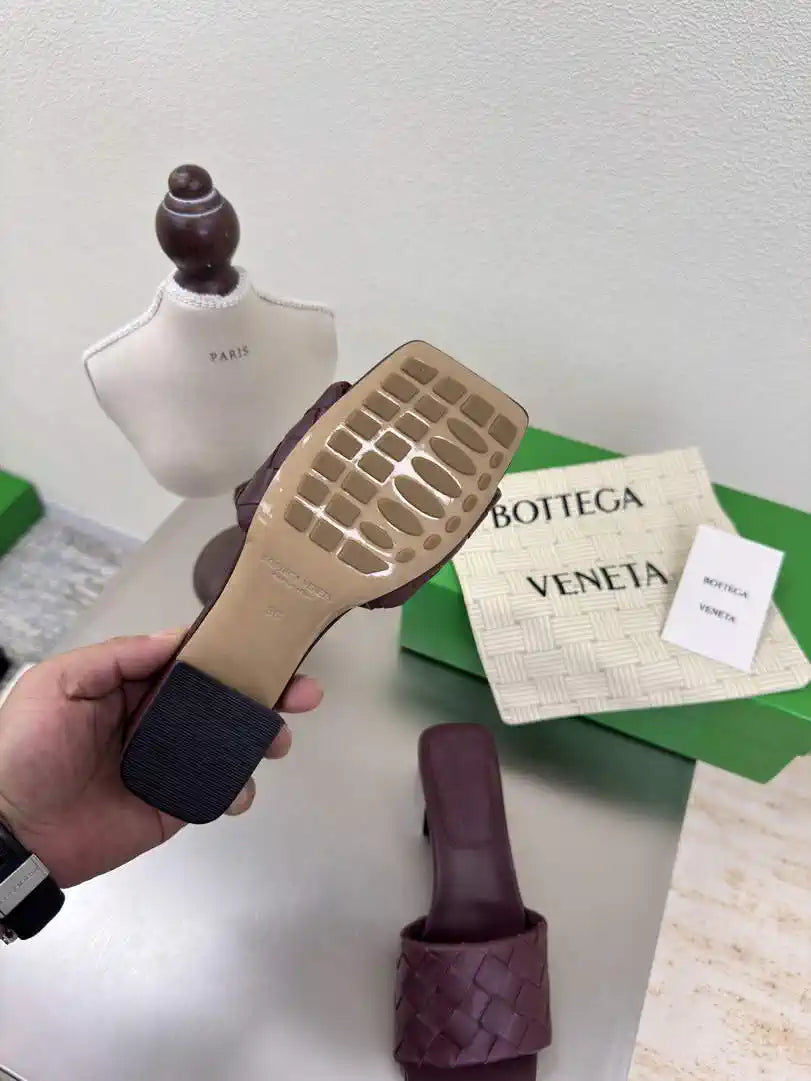 BV 838098V2ED01000 Bottega Veneta Parco Mule Shoes BV5819