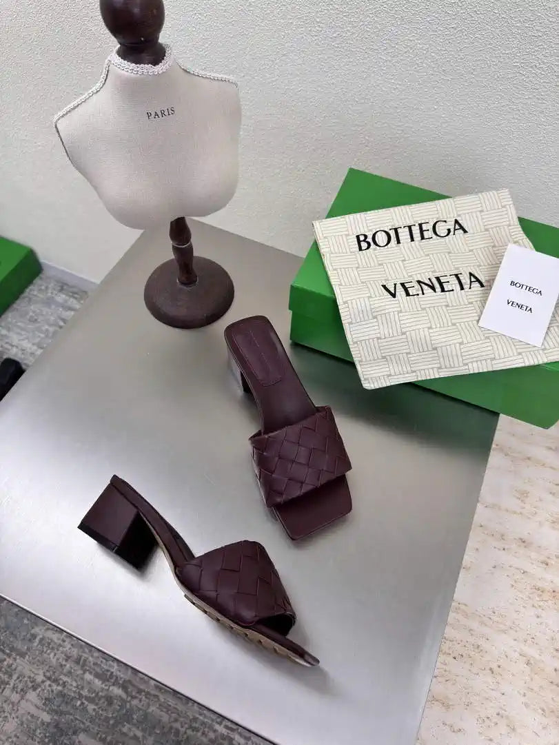 BV 838098V2ED01000 Bottega Veneta Parco Mule Shoes BV5819