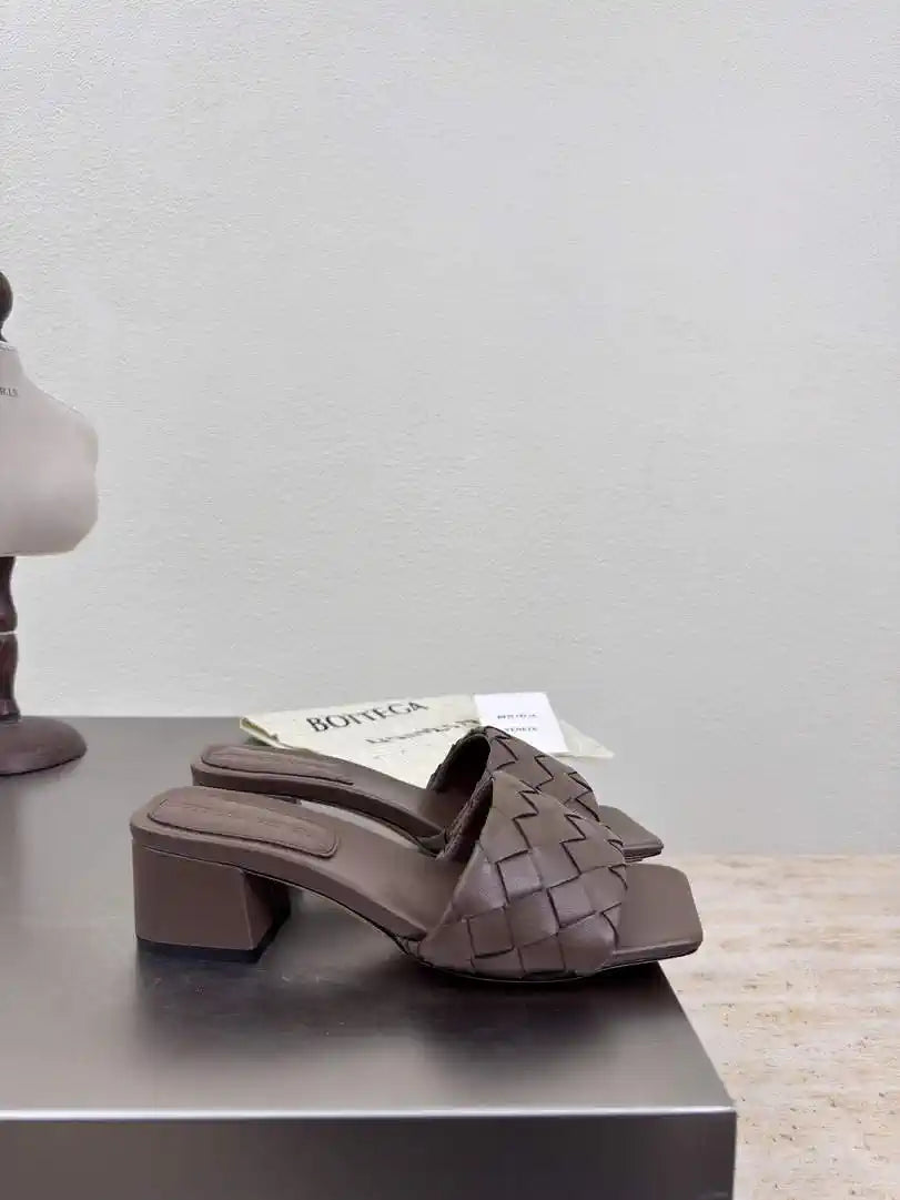 BV 838098V2ED01000 Bottega Veneta Parco Mule Shoes BV5820