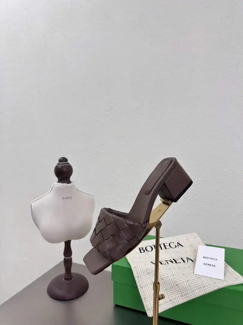 BV 838098V2ED01000 Bottega Veneta Parco Mule Shoes BV5820