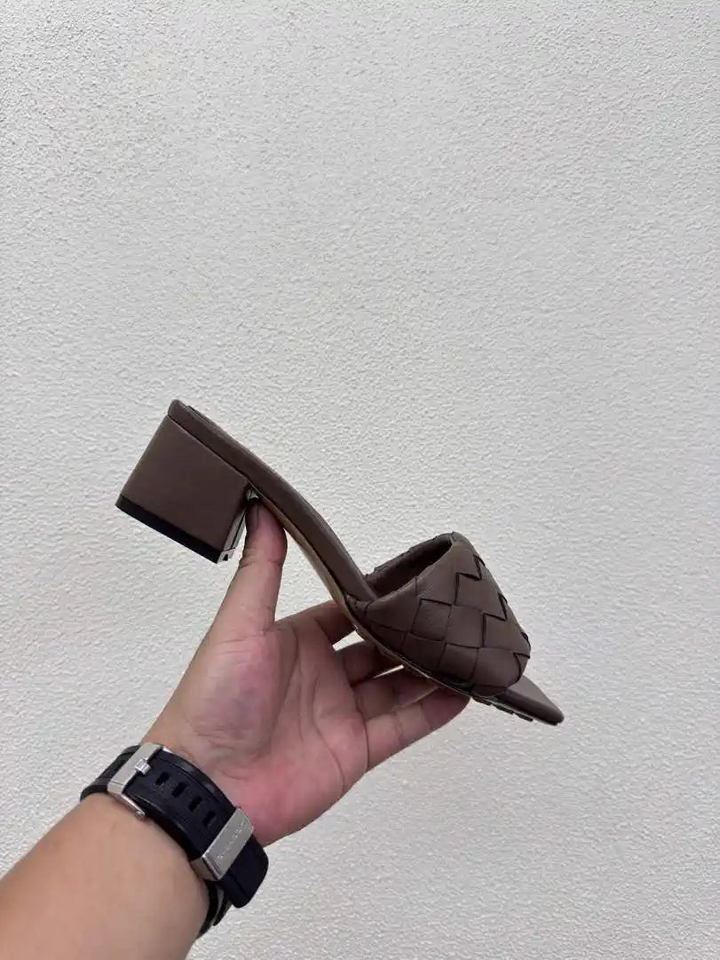 BV 838098V2ED01000 Bottega Veneta Parco Mule Shoes BV5820