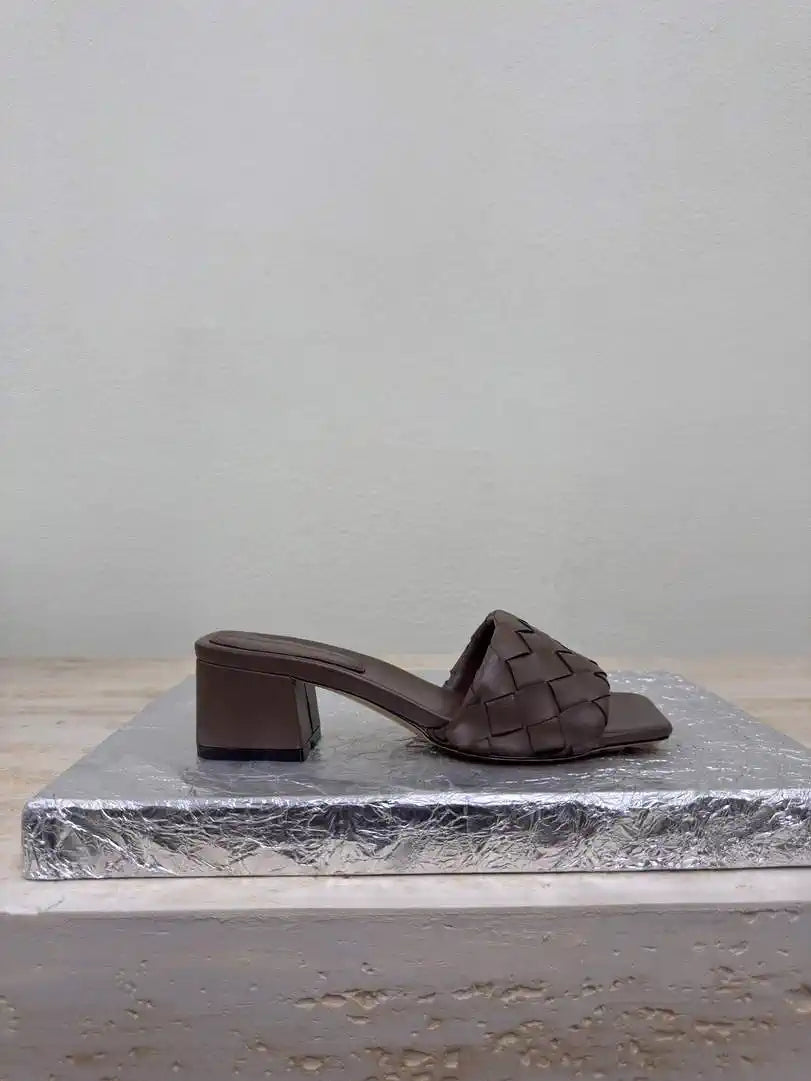 BV 838098V2ED01000 Bottega Veneta Parco Mule Shoes BV5820