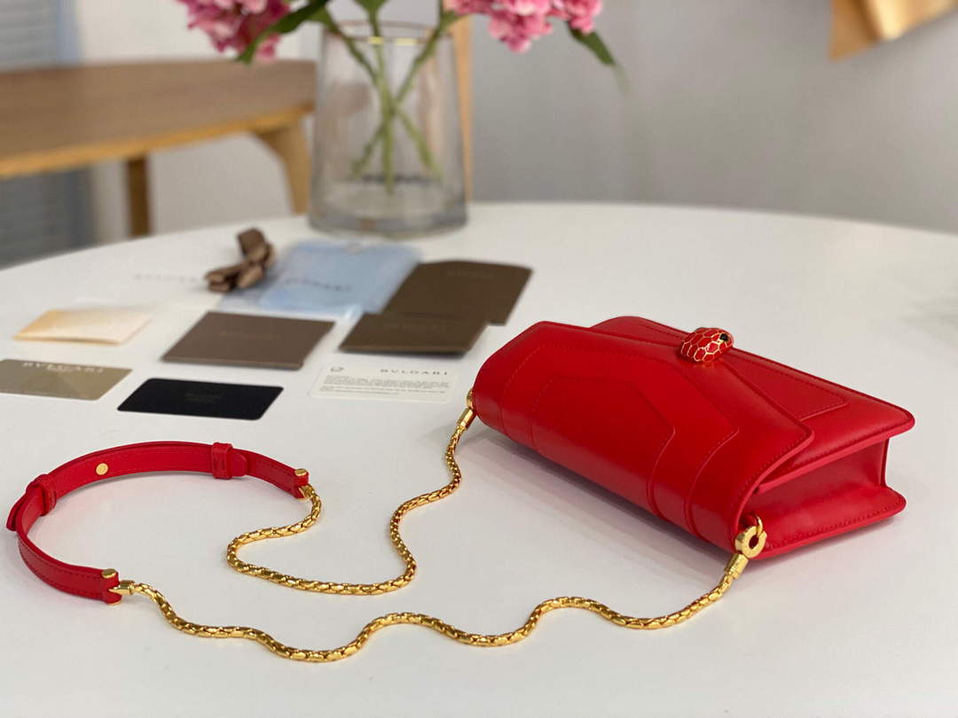 Bvlgari 291859 Serpenti Forever Chain Wallet Red