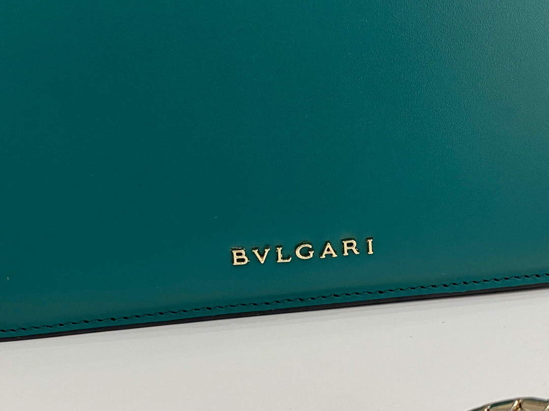 Bvlgari 291859 Serpenti Forever Chain Wallet Green