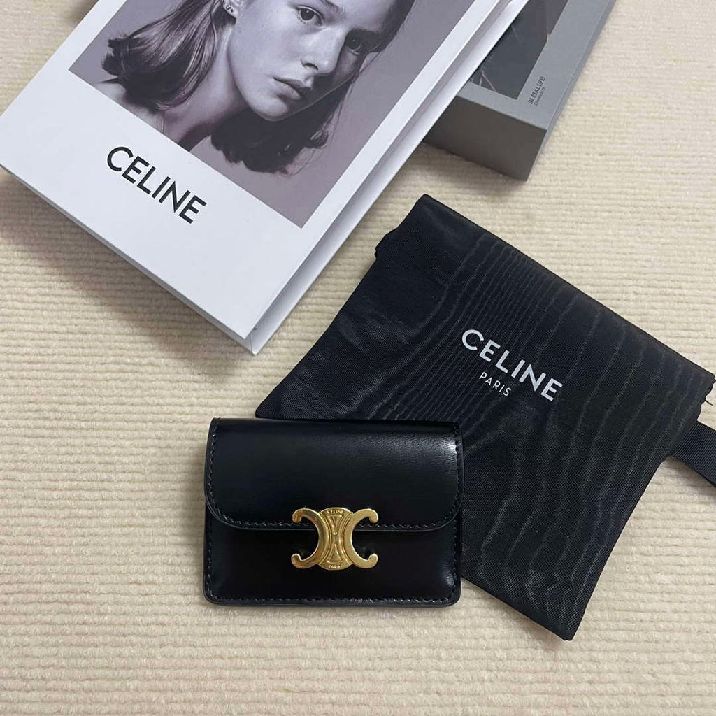 Celine 10I583 Card Holder With Flap Triomphe In Shiny Calfskin Black