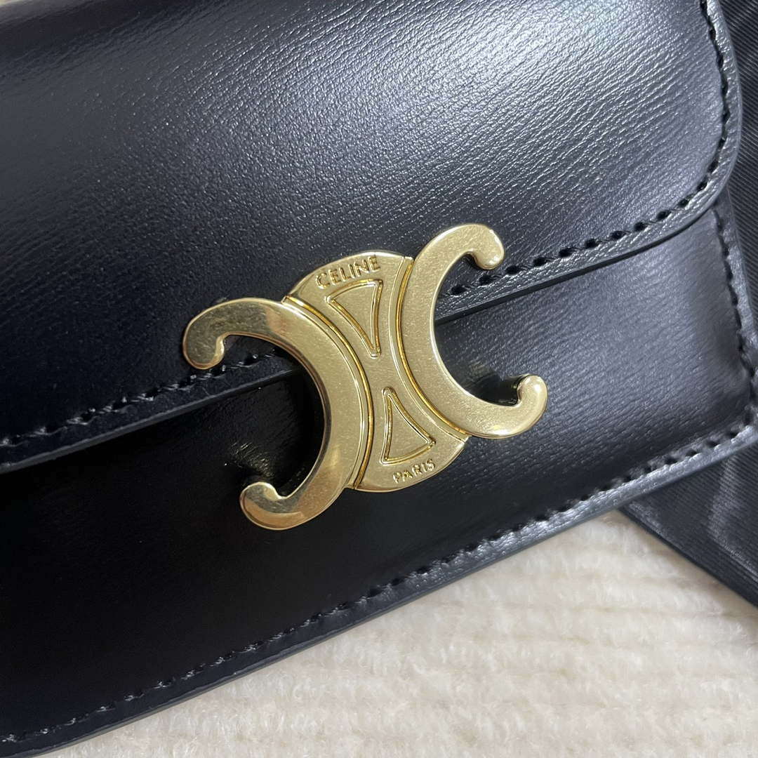 Celine 10I583 Card Holder With Flap Triomphe In Shiny Calfskin Black