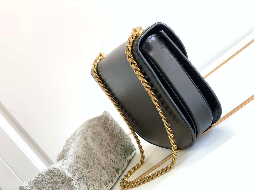 Celine 110413 TEEN BESACE TRIOMPHE CLEA IN SHINY CALFSKIN BLACK
