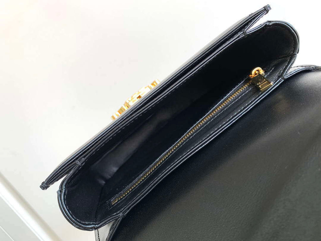 Celine 110413 TEEN BESACE TRIOMPHE CLEA IN SHINY CALFSKIN BLACK