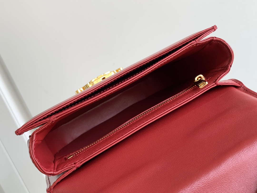 Celine 110413 TEEN BESACE TRIOMPHE CLEA IN SHINY CALFSKIN Red