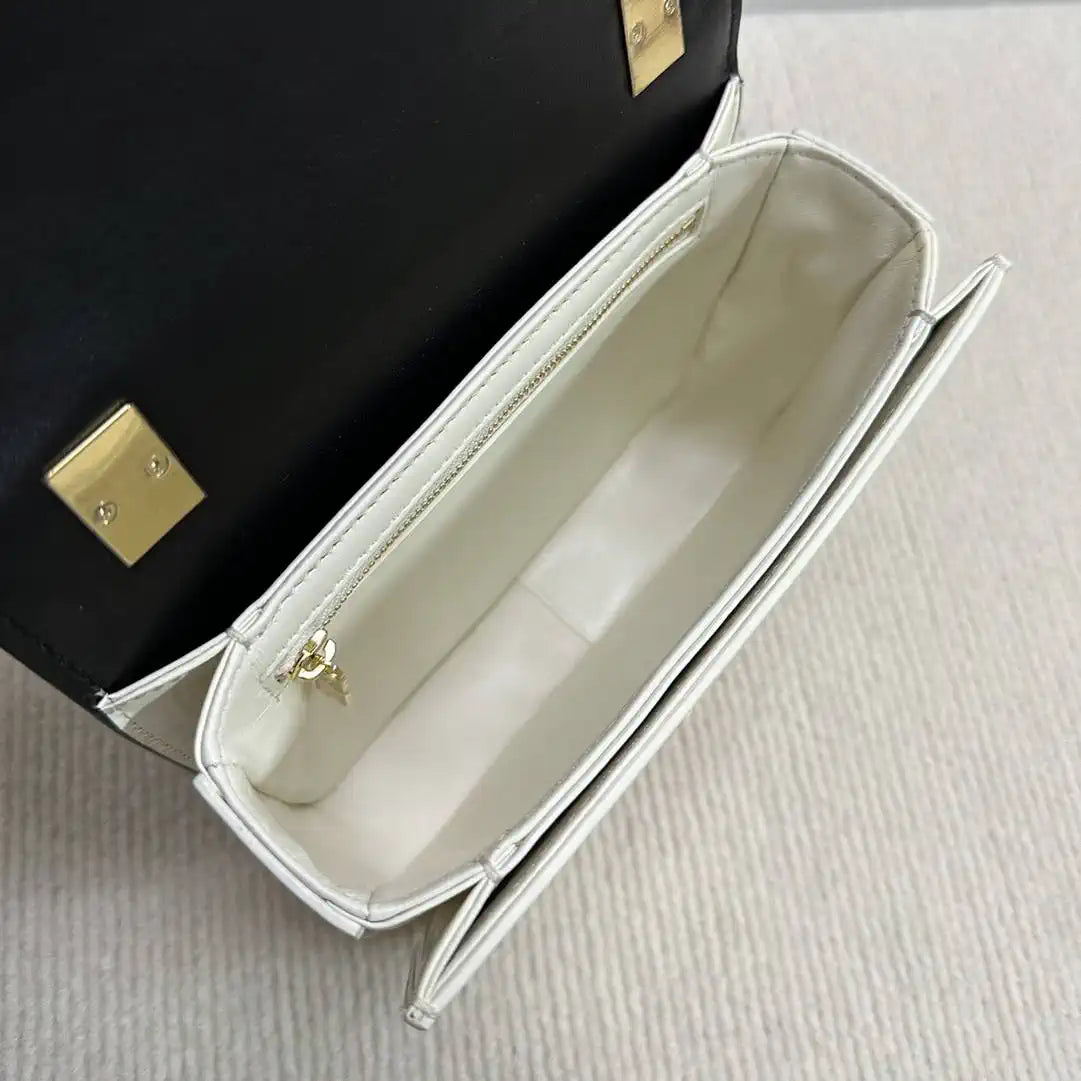 Celine 118053 TEEN GARANCE bag in PATENT CALFSKIN Black & Beige