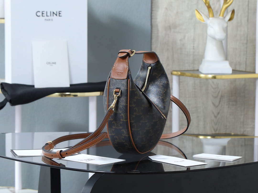 Celine 120723DPJ Teen Celine Lulu IN SUPPLE TRIOMPHE CANVAS AND CALFSKIN