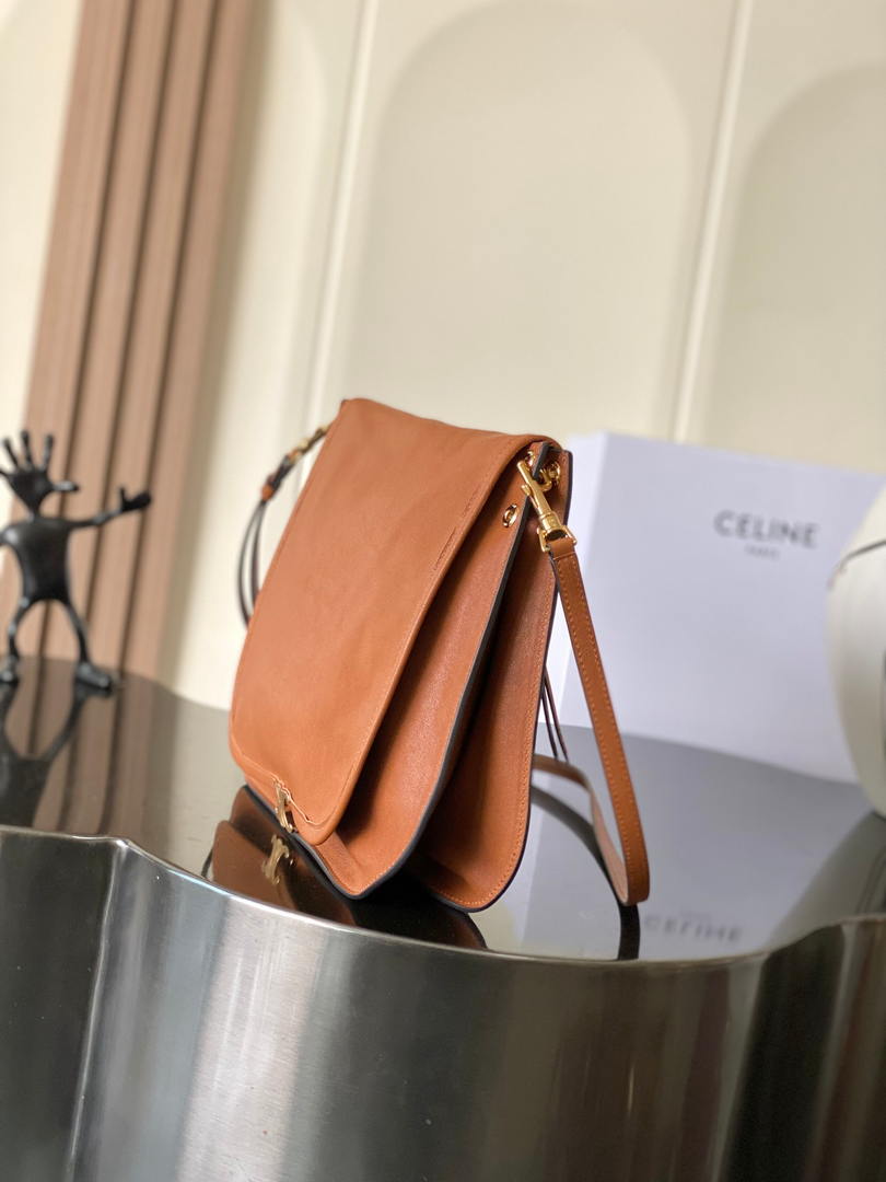 Celine 123632 BESACE SOFT TRIOMPHE IN SUPPLE SHINY LAMBSKIN TAN