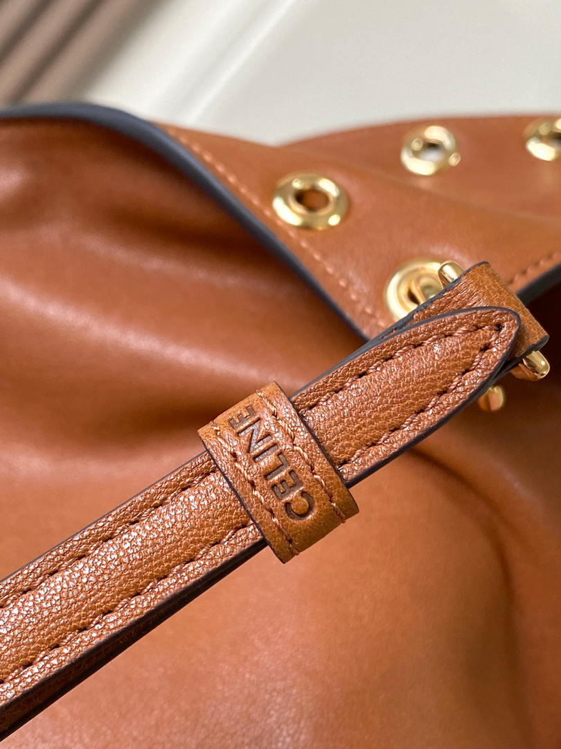 Celine 123632 BESACE SOFT TRIOMPHE IN SUPPLE SHINY LAMBSKIN TAN