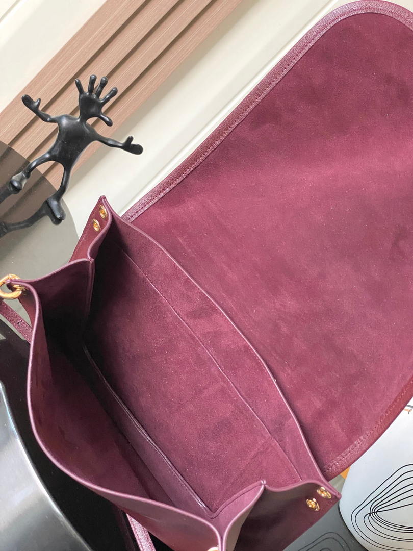 Celine 123632 BESACE SOFT TRIOMPHE IN SUPPLE SHINY LAMBSKIN Wine Red
