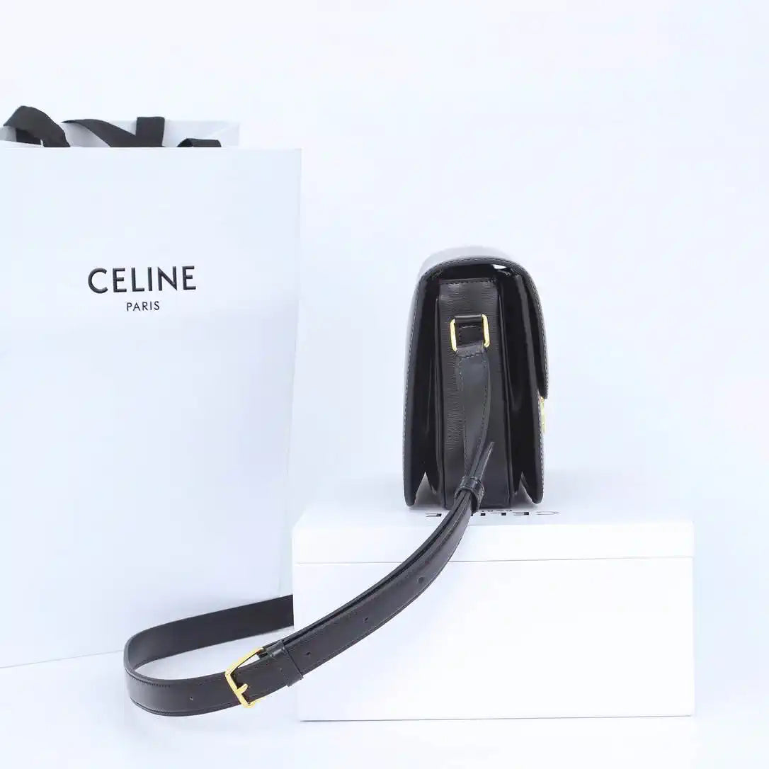 Celine 191242 CLASSIQUE TRIOMPHE BAG IN Calfskin Leather Black