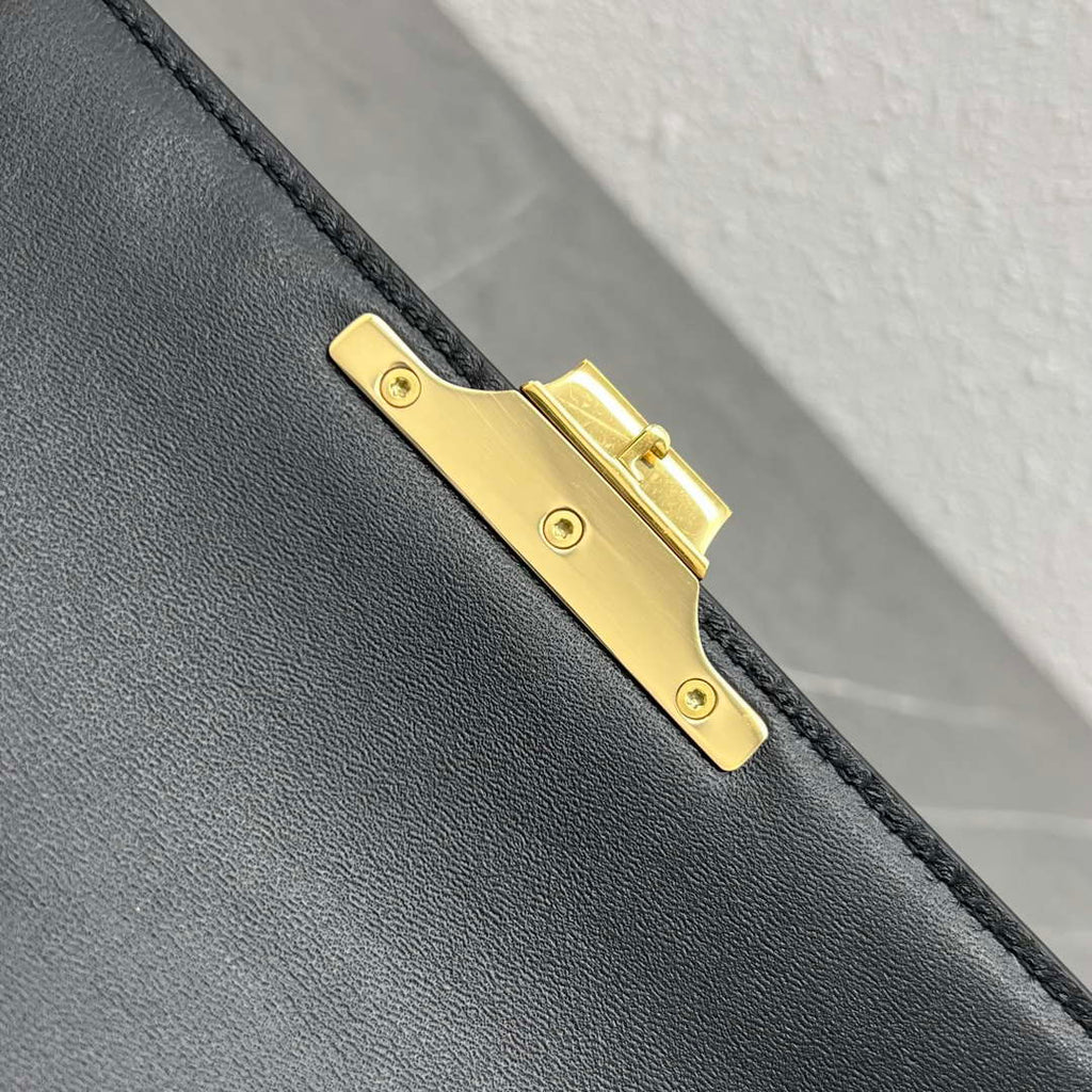 Celine 197992 Chain Shoulder Bag Claude In Triomphe Canvas Black
